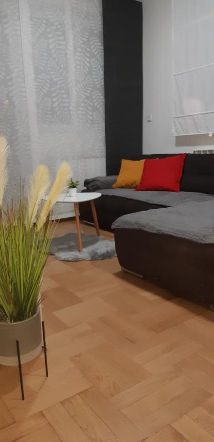 Apartment With Garage Lavici 자그레브 외부 사진
