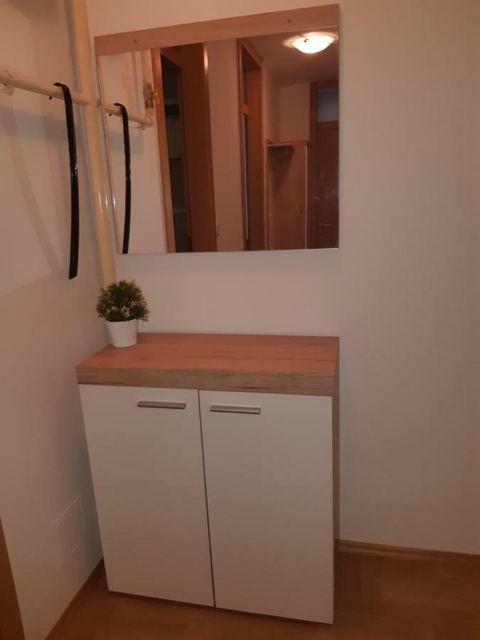 Apartment With Garage Lavici 자그레브 외부 사진