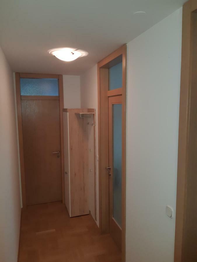 Apartment With Garage Lavici 자그레브 외부 사진