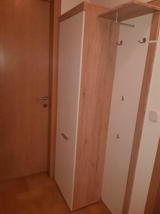 Apartment With Garage Lavici 자그레브 외부 사진