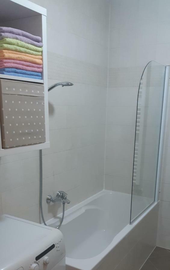 Apartment With Garage Lavici 자그레브 외부 사진
