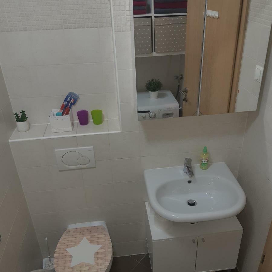 Apartment With Garage Lavici 자그레브 외부 사진